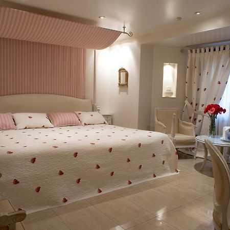 A Casa Canut Hotel Gastronomic Les Escaldes Kültér fotó A bedroom