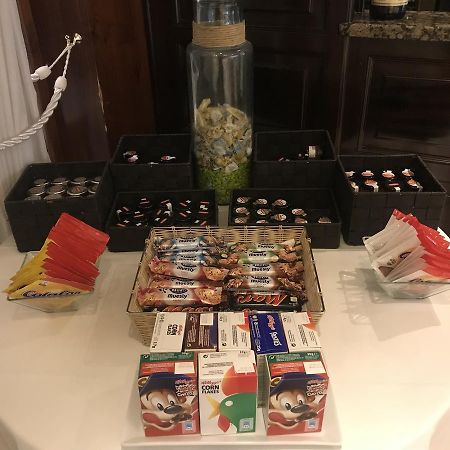 A Casa Canut Hotel Gastronomic Les Escaldes Kültér fotó A selection of Swiss International's inflight snacks