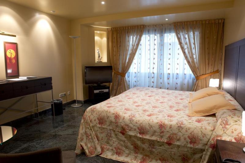 A Casa Canut Hotel Gastronomic Les Escaldes Kültér fotó A bedroom