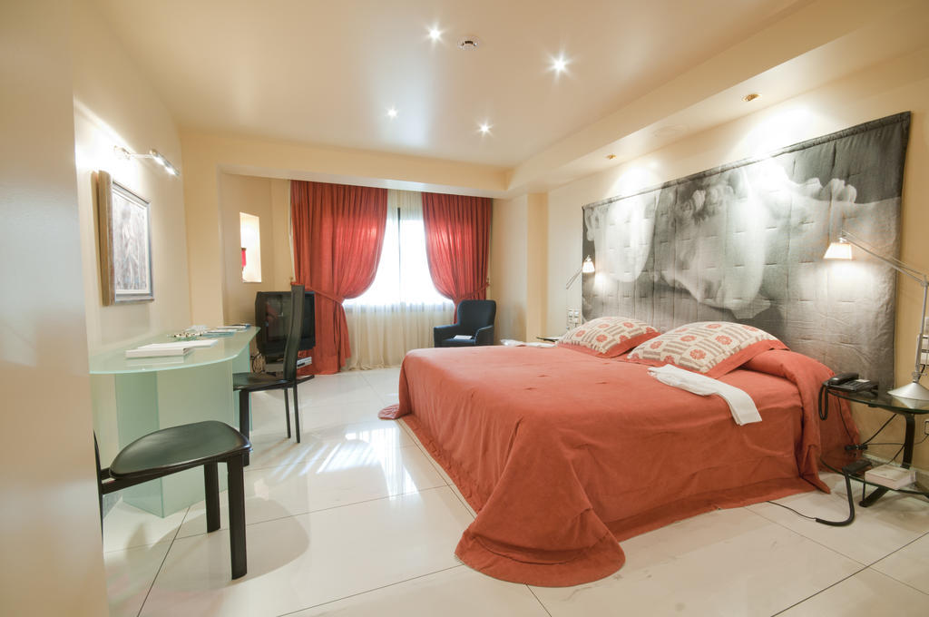 A Casa Canut Hotel Gastronomic Les Escaldes Kültér fotó A room at the hotel